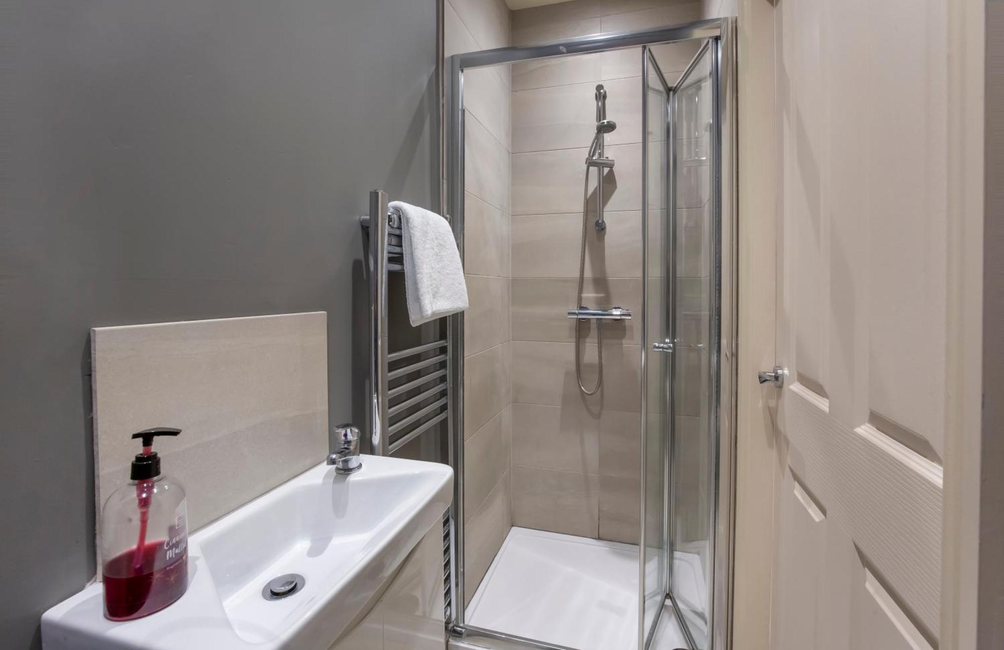 Patrick'S Pool- 4 Bedroom,4 Bathroom, Most Central Luxury Townhouse! Йорк Экстерьер фото