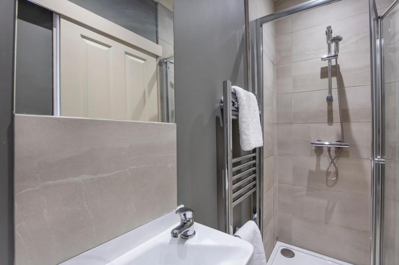 Patrick'S Pool- 4 Bedroom,4 Bathroom, Most Central Luxury Townhouse! Йорк Экстерьер фото